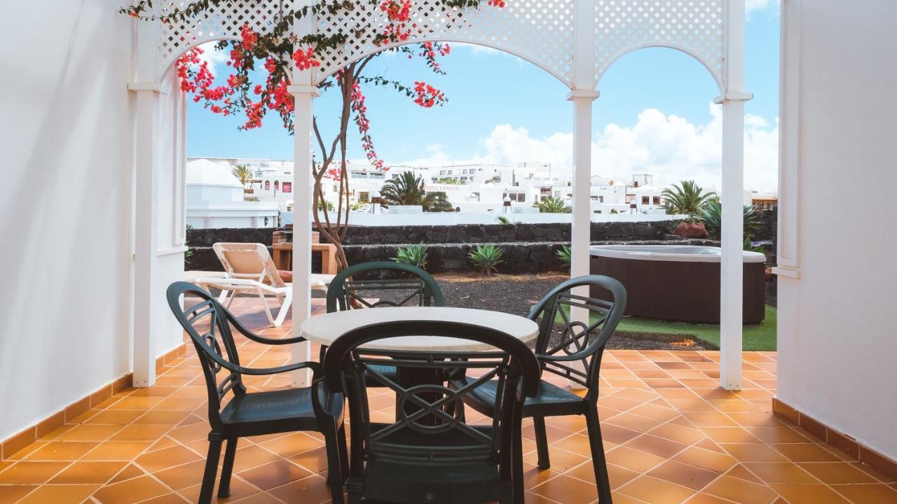 Apartamentos Livvo Coloradamar Playa Blanca  Ngoại thất bức ảnh