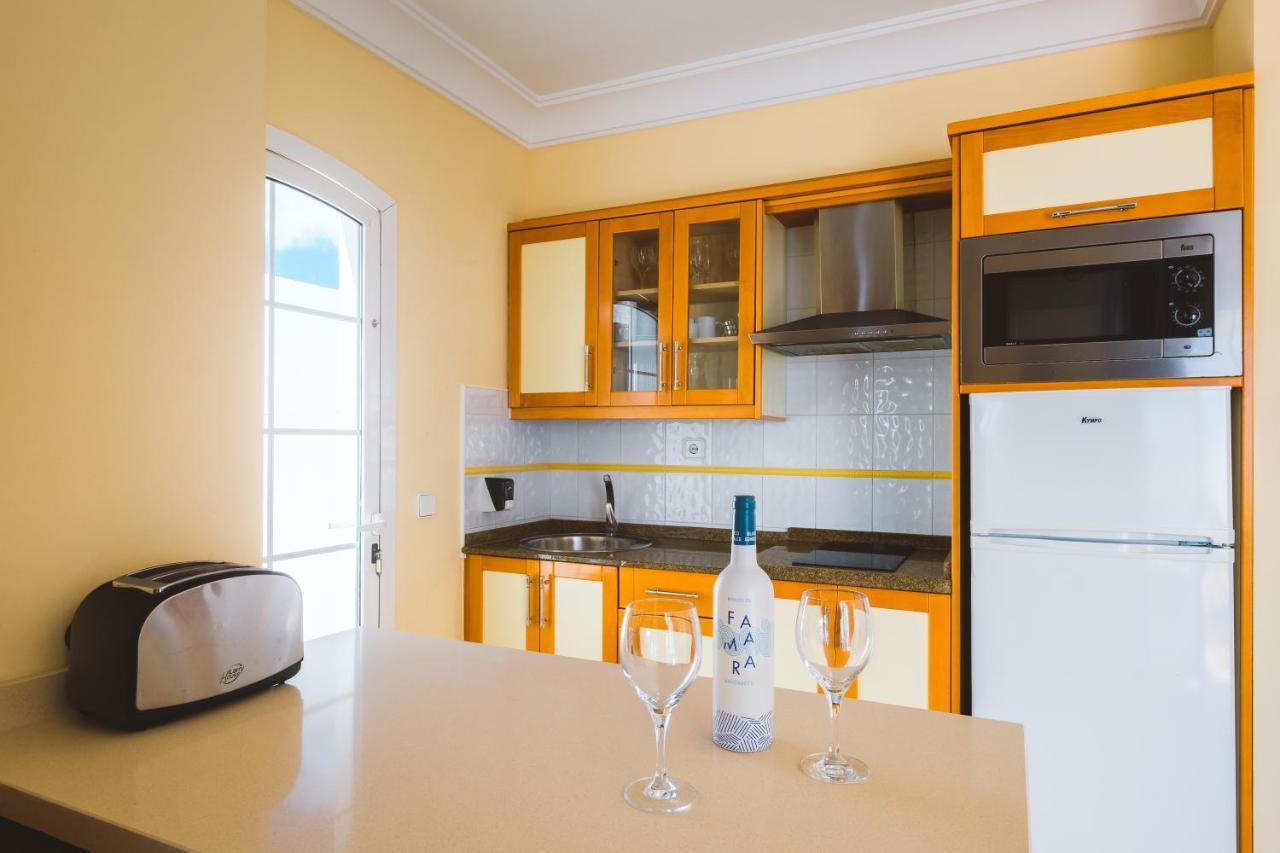 Apartamentos Livvo Coloradamar Playa Blanca  Ngoại thất bức ảnh