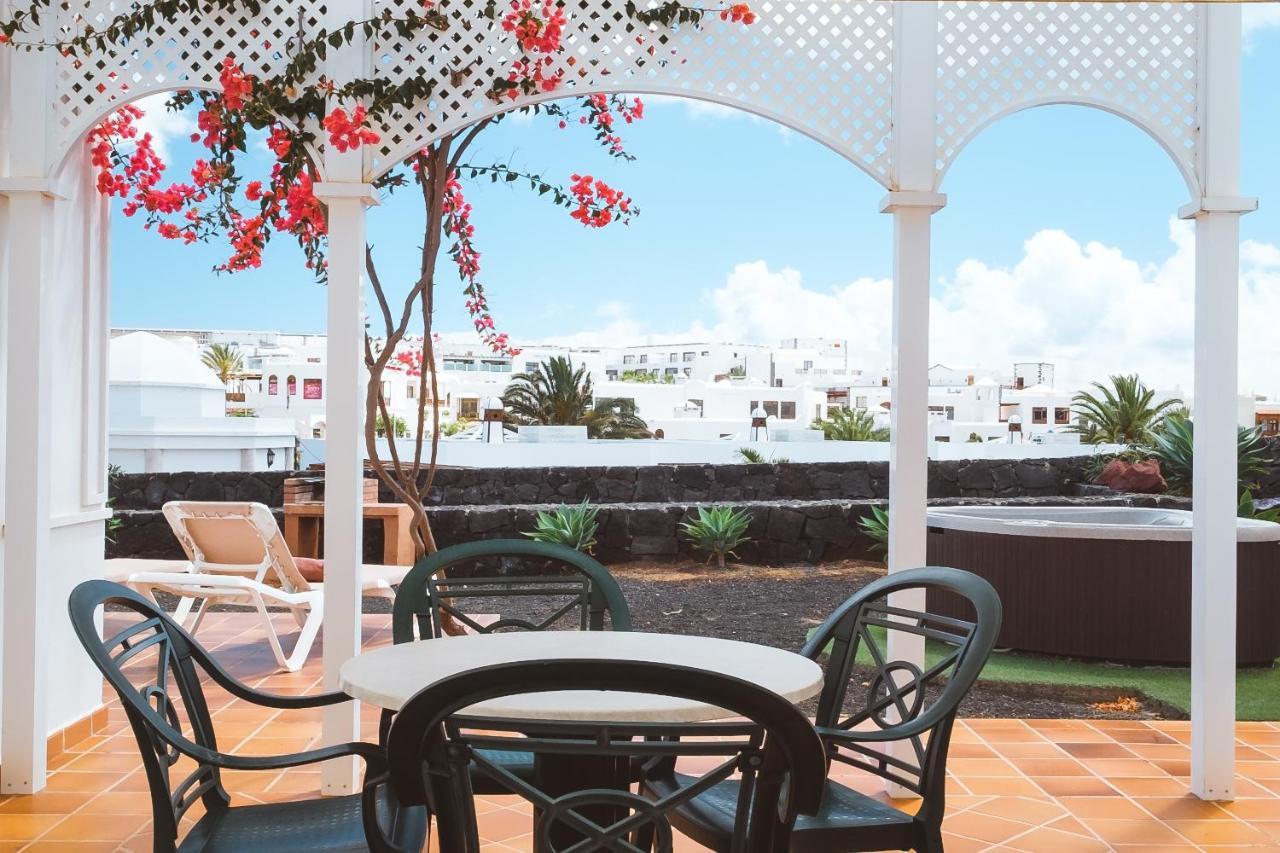 Apartamentos Livvo Coloradamar Playa Blanca  Ngoại thất bức ảnh