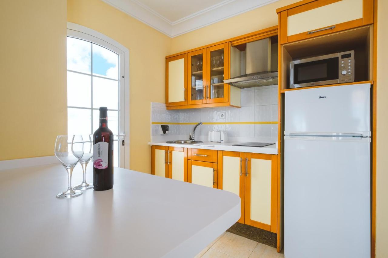Apartamentos Livvo Coloradamar Playa Blanca  Ngoại thất bức ảnh