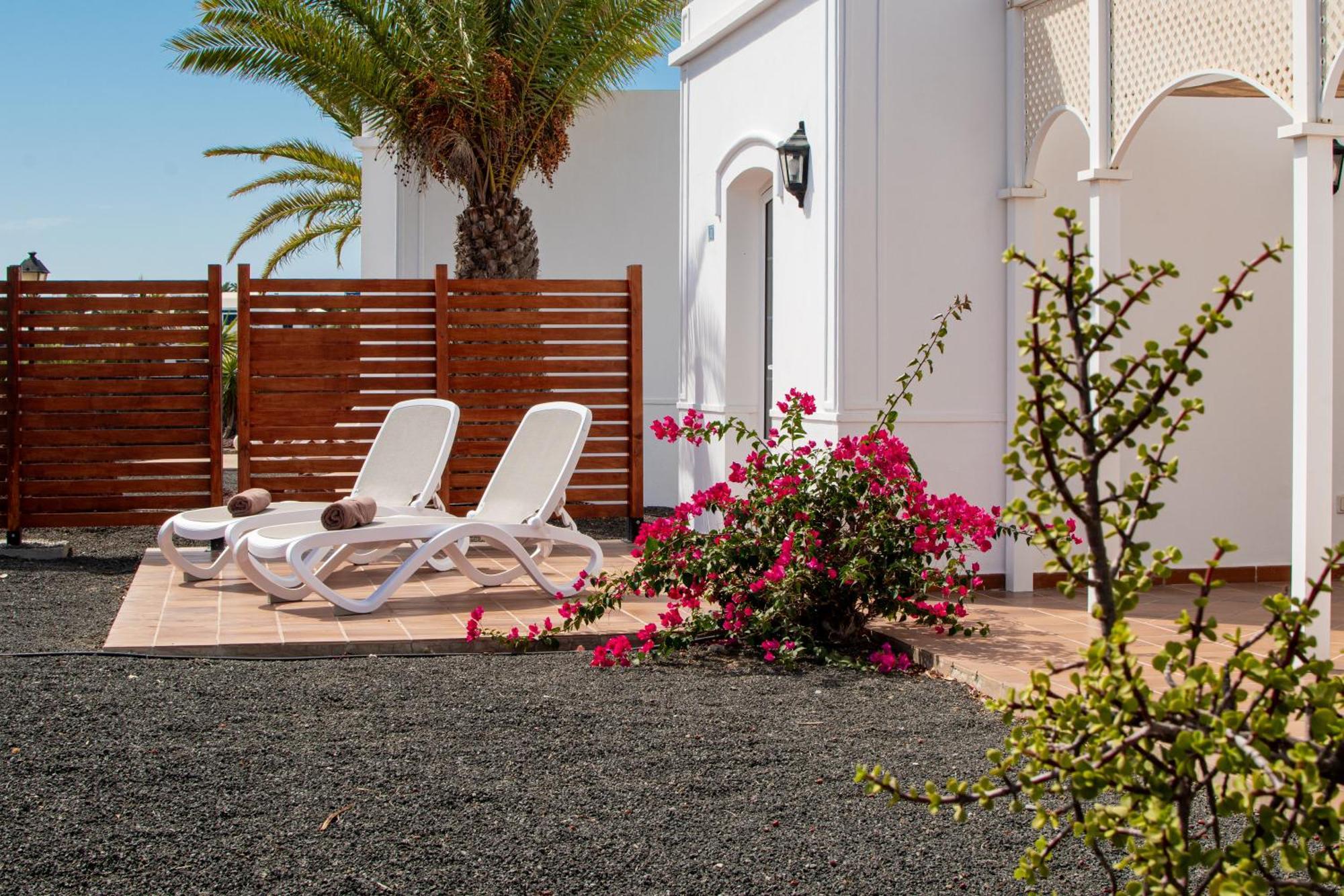 Apartamentos Livvo Coloradamar Playa Blanca  Ngoại thất bức ảnh