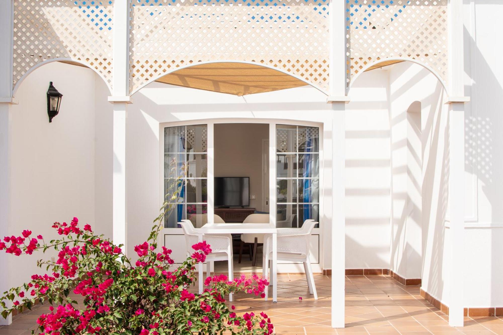Apartamentos Livvo Coloradamar Playa Blanca  Ngoại thất bức ảnh