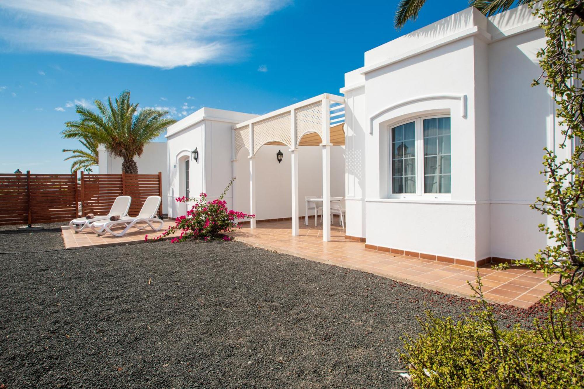 Apartamentos Livvo Coloradamar Playa Blanca  Ngoại thất bức ảnh