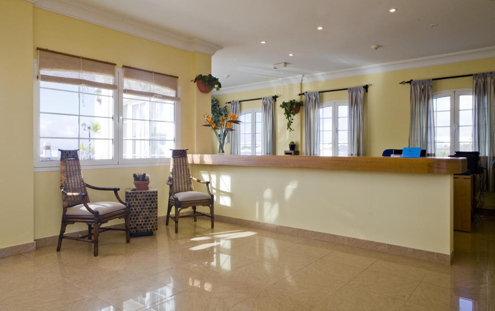 Apartamentos Livvo Coloradamar Playa Blanca  Ngoại thất bức ảnh