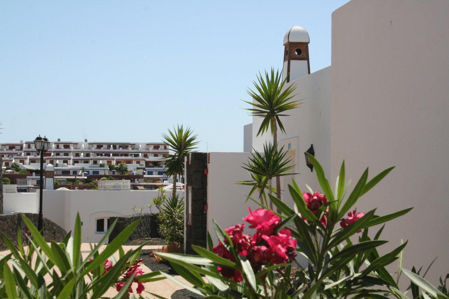 Apartamentos Livvo Coloradamar Playa Blanca  Ngoại thất bức ảnh