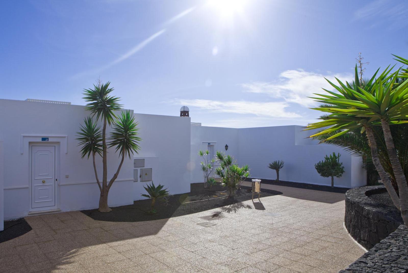 Apartamentos Livvo Coloradamar Playa Blanca  Ngoại thất bức ảnh